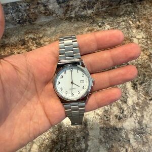 Classic Silver Quartz Men's Watch